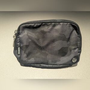 lululemon athletica Heritage Camo Belt Bag
